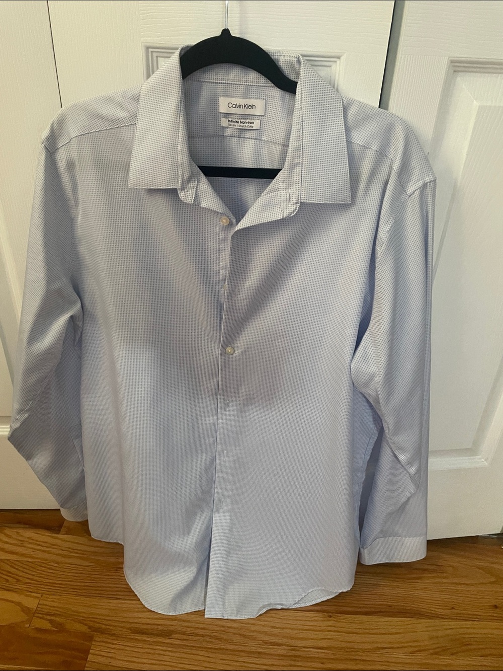 Calvin Klein Men's Light Blue Micro-Pattern Dress Shirt